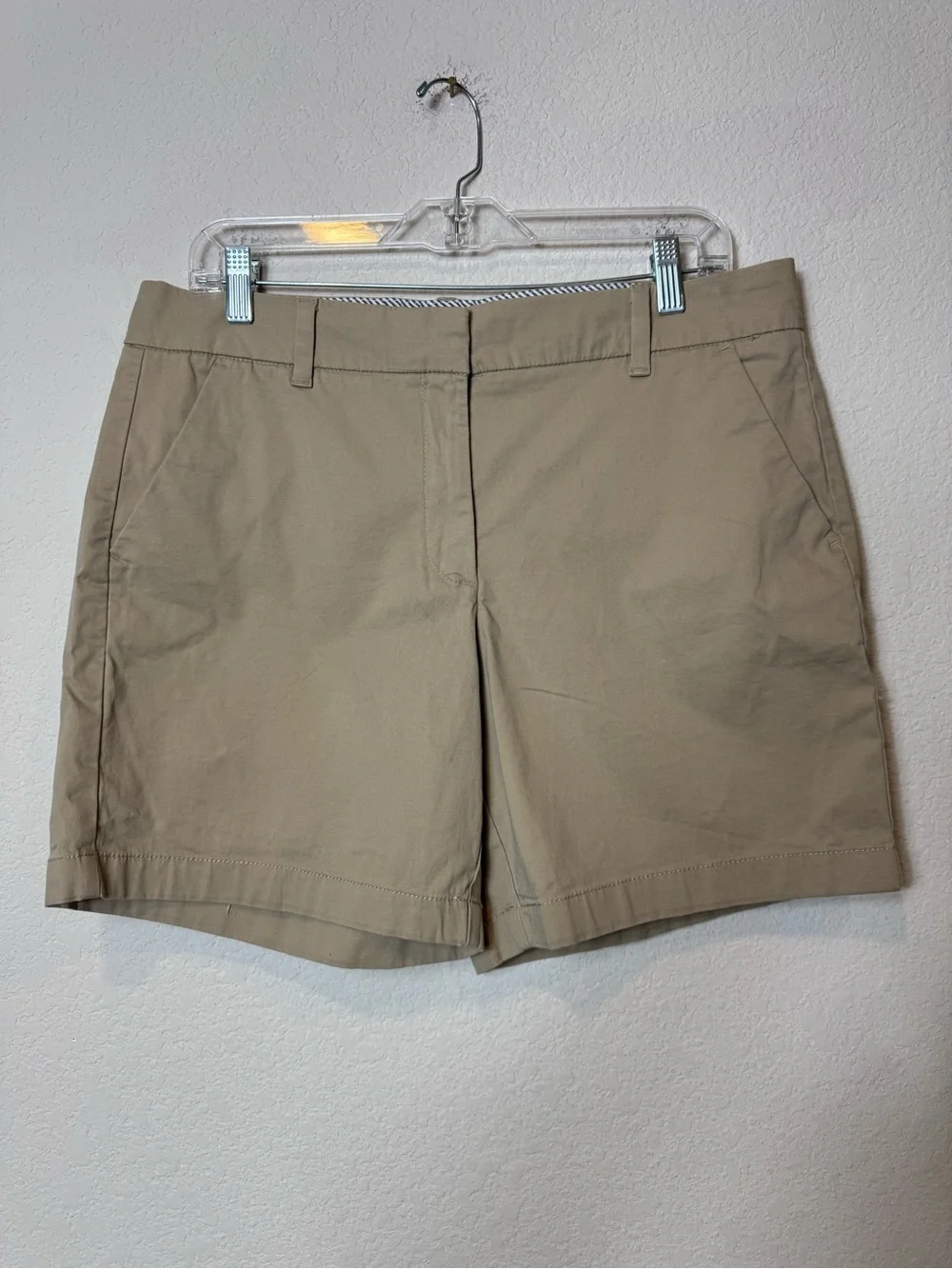 Tommy Hilfiger Women's Mid-Rise Tan Bermuda Shorts Cotton Stretch Casual Size 12